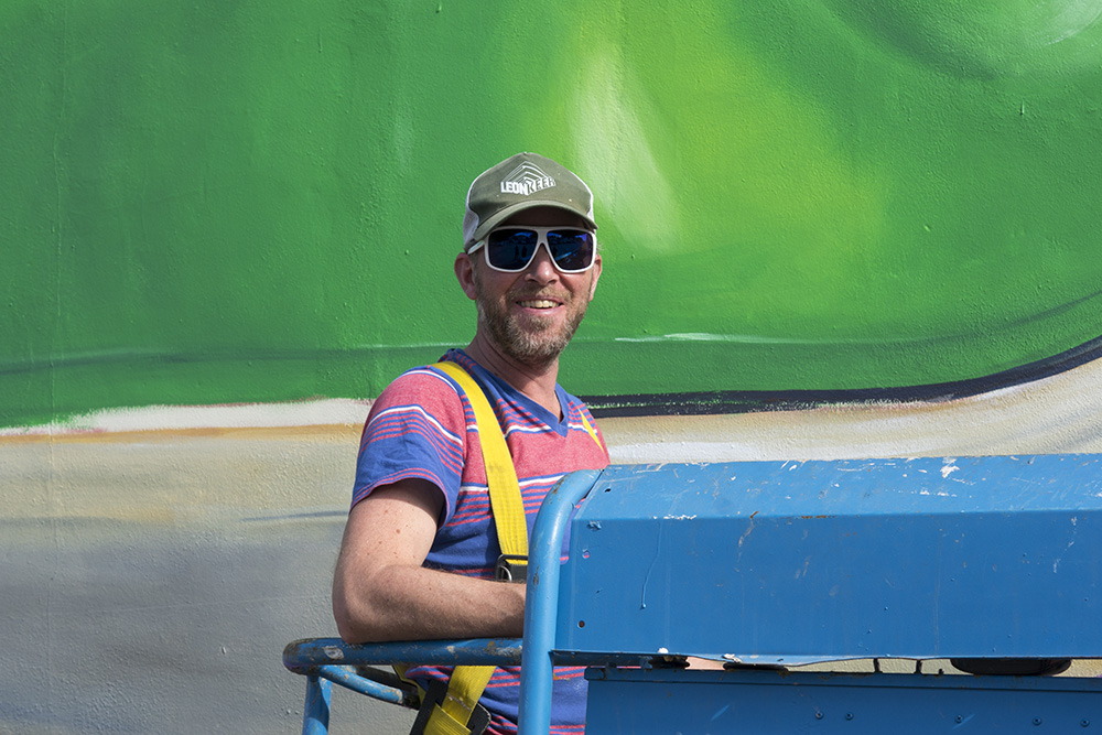 "Dream Big" or Go Home: 3D Mural by Leon Keer